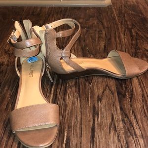 Hardly worn! Great heels